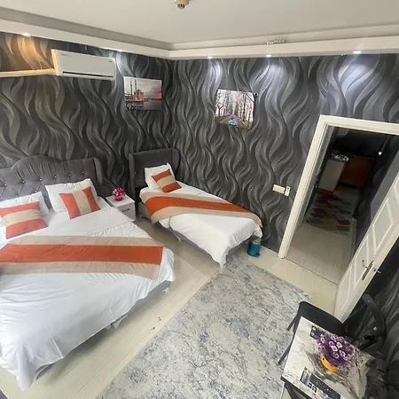 Taksim Centre Mansion アパート